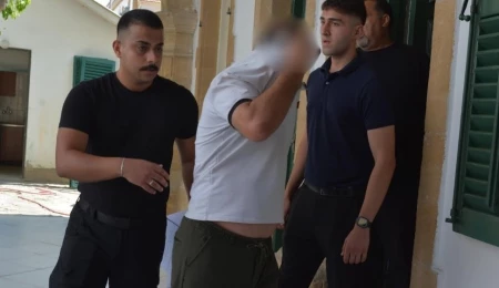 Tartıştığı kişiyi bıçakla yaraladığı iddiasıyla tutuklandı: Suçlamaları reddetti