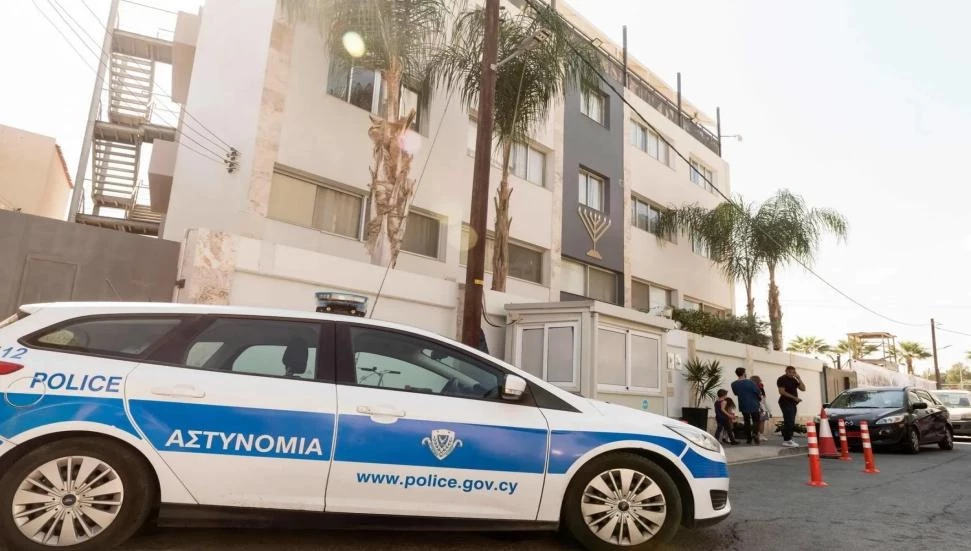 Güney Kıbrıs’ta asayiş operasyonları: 52 tutuklama, Limasol’da bir gasp daha