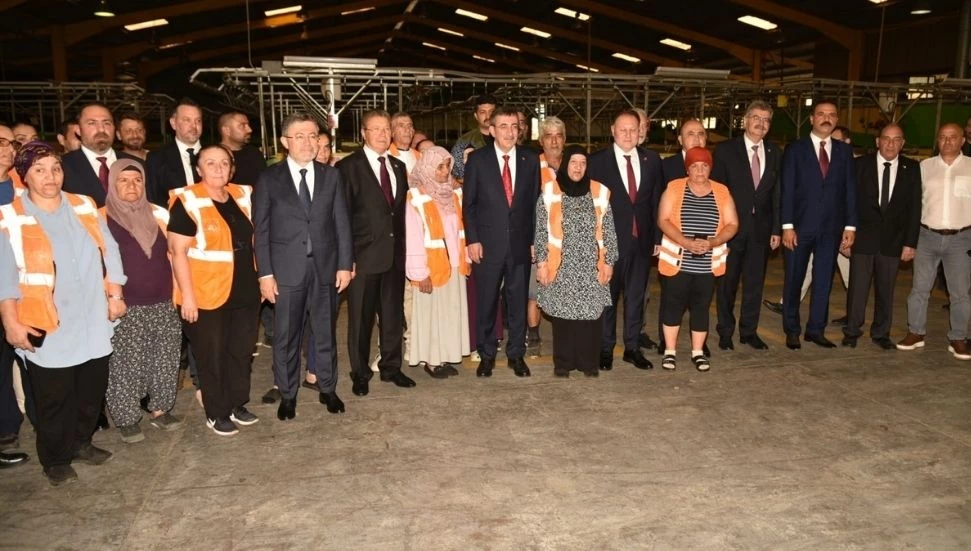 Yılmaz, Güzelyurt Soğuk Hava Deposu Entegre Tesisleri’nde incelemelerde bulundu