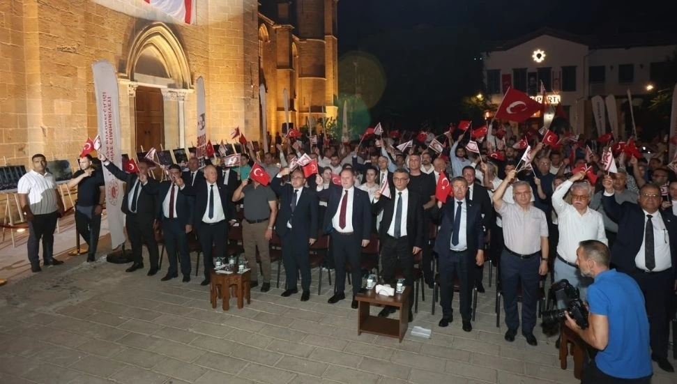 “İhanet kaybetti, millet kazandı”