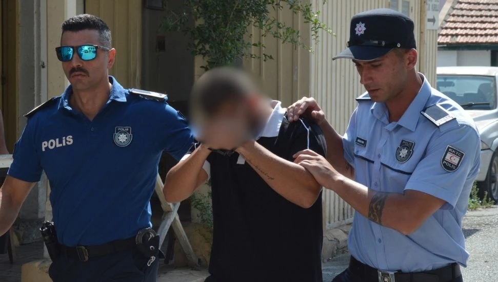 Trafikte kavga ettiği kişiyi tabanca görünümlü çakmakla tehdit etmekle itham edilen kişi tutuklandı