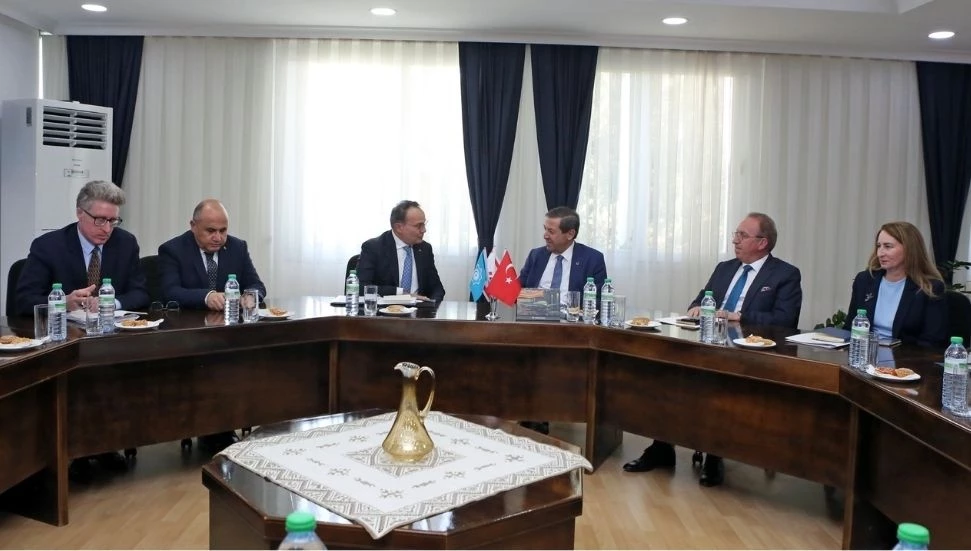 Ertuğruloğlu, Türkiye Dışişleri Bakan Yardımcısı Bozay’ı kabul etti