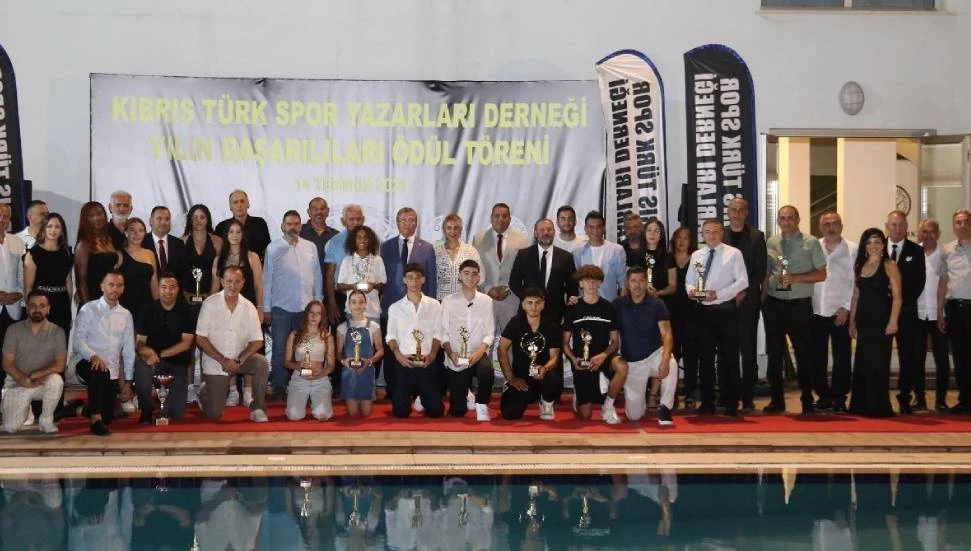 Ünal Üstel: Hükümet olarak sporun ve sporcunun yanında olmaya devam edeceğiz