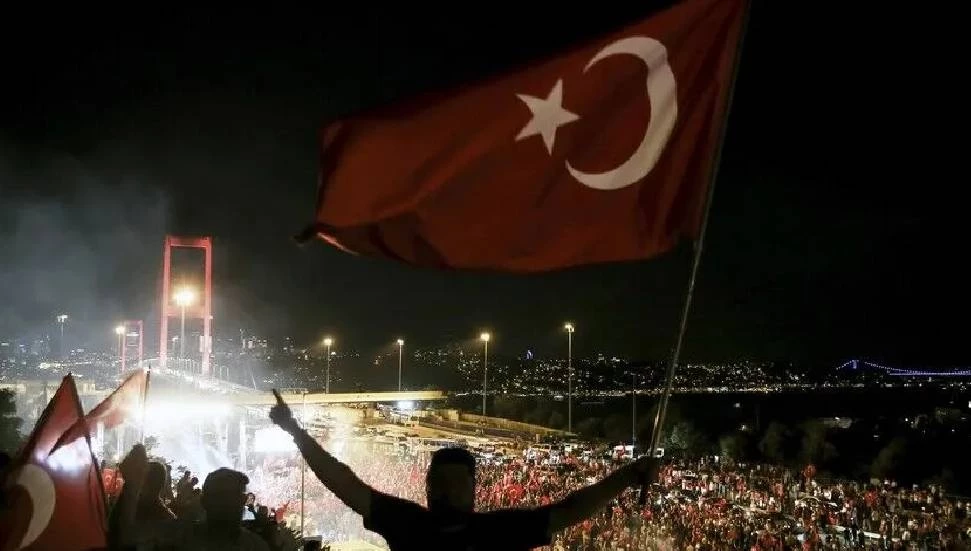 İstanbul’da darbecilere karşı verilen mücadele