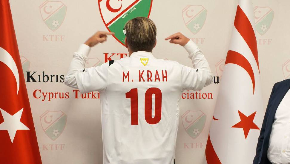 Krah, KKTC Milli Takım formasıyla poz verdi