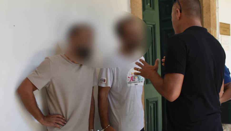 Biri baygın bulundu: Üzerlerinde uyuşturucu çıktı