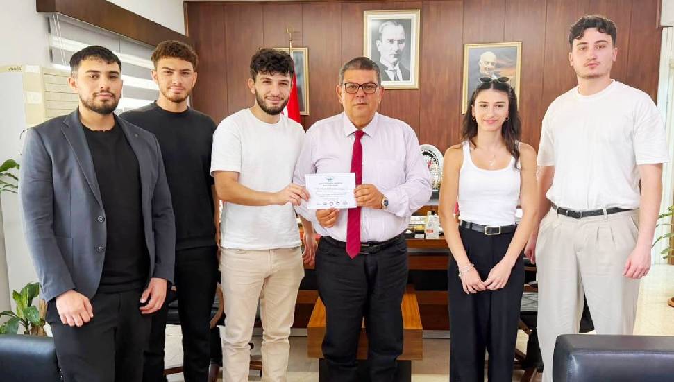 Berova, Üniversite Öğrencileri Derneği’ni kabul etti