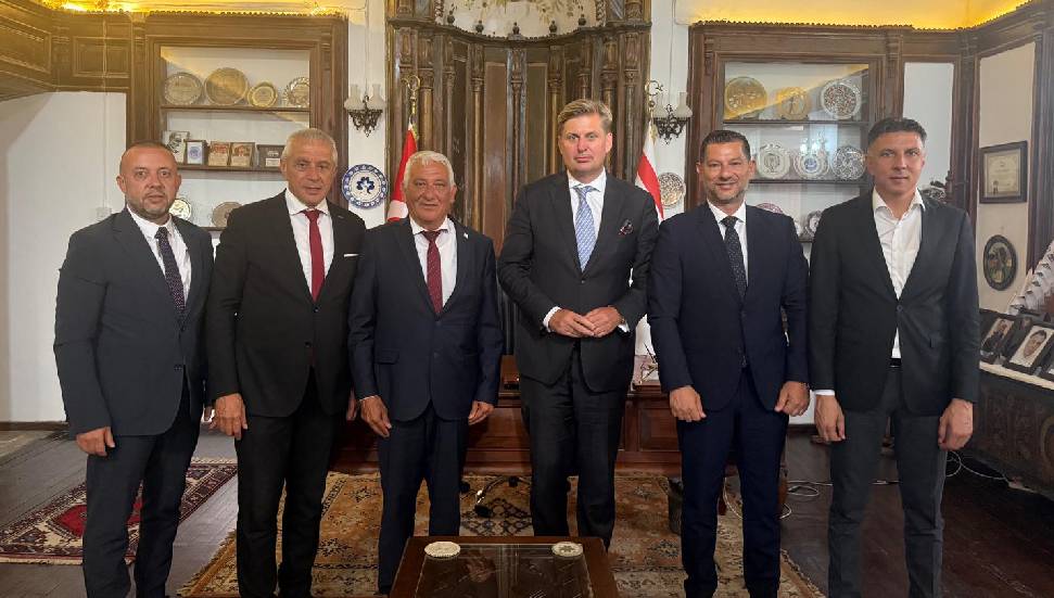 Alman Milletvekili Krah, Belediyeler Birliği’ni ziyaret etti