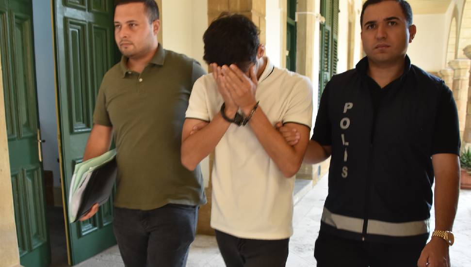 14 yaşındaki kız çocuğu doktor kontrolünden geçirilecek