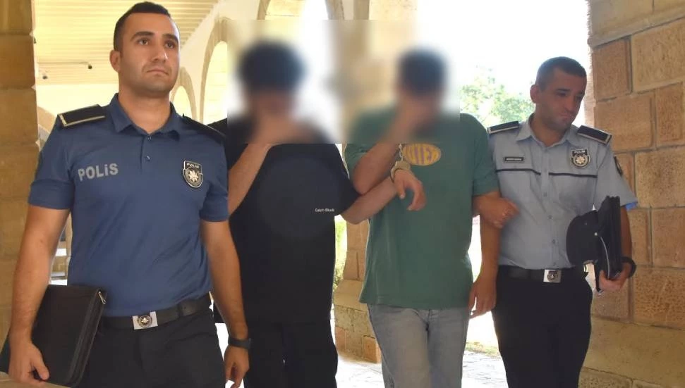 Üzerlerinde ve evde 218 yeşil reçeteli hap bulundu: 2 gün tutuklu kalacaklar