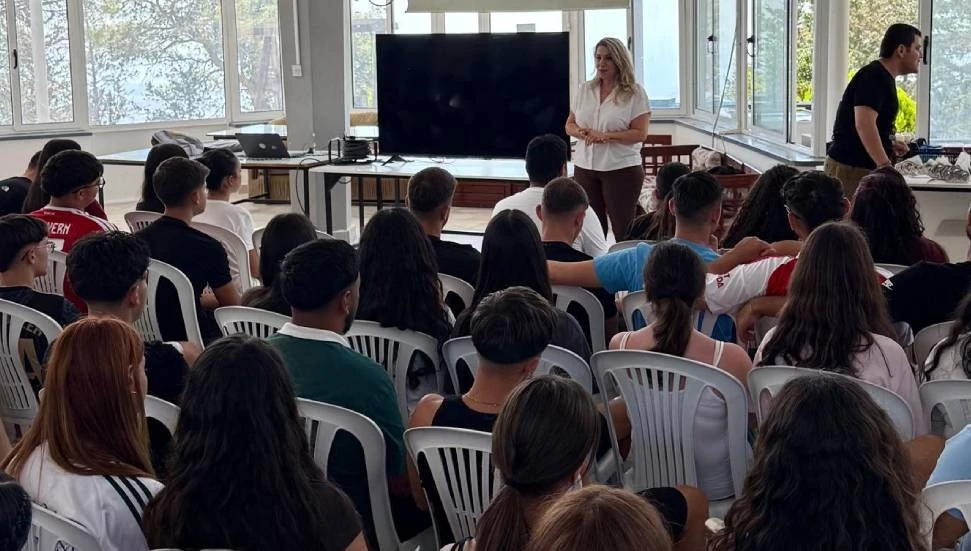 Gençlik Dairesi’nden gençlere yapay zeka semineri
