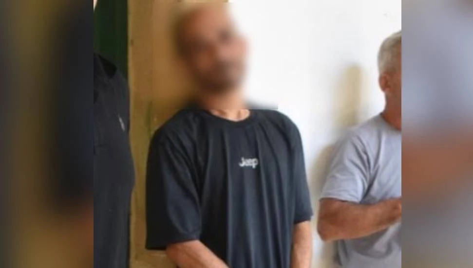 Eve küs olduğu kardeşinin gelmesini istemedi, annesini makasla tehdit etti: Cezaevine gönderildi