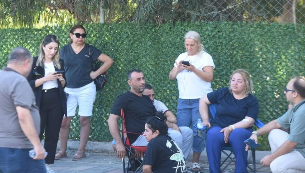 Girne açıklarındaki gemi faciasının ikinci gününde kayıp yakınlarının bekleyişi sürüyor