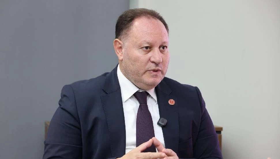 Öztürkler: Rum tarafı Kıbrıs Türk gençlerinin dünyayla buluşmasına engel olamayacak