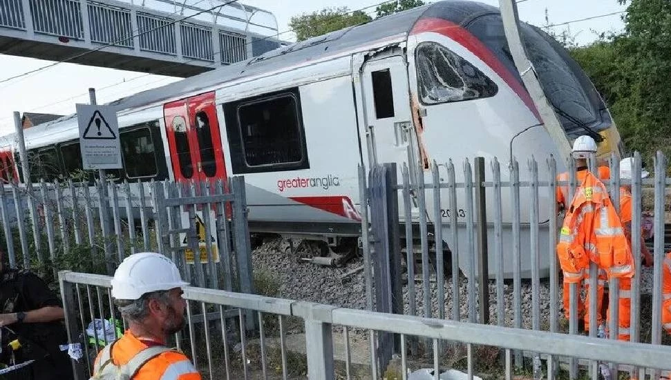 İngiltere’de iki gün içinde ikinci tren raydan çıktı