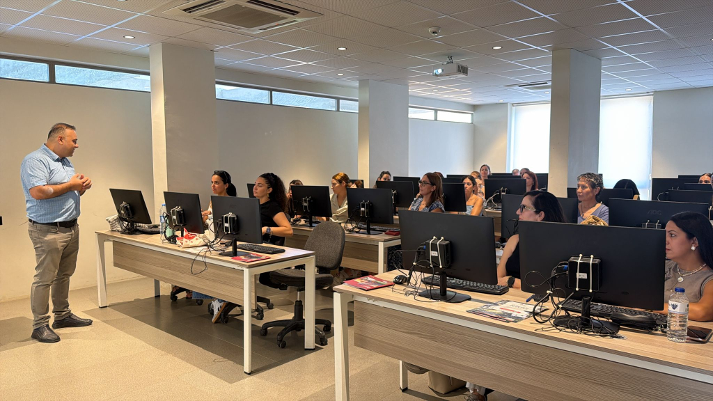 Öğretmenlere yönelik hizmet içi eğitim programı devam ediyor