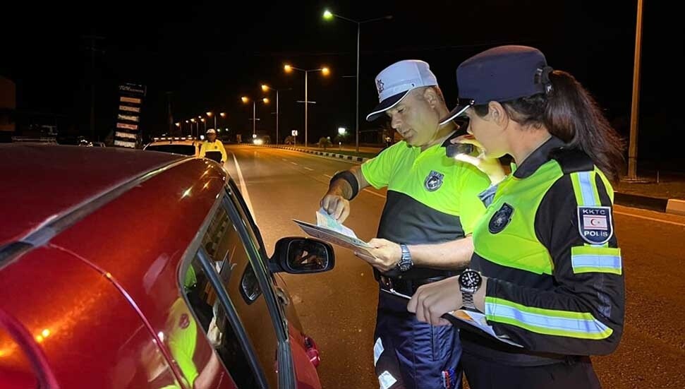 Bir günde 360 sürücü rapor edildi, 21 araç trafikten men edildi