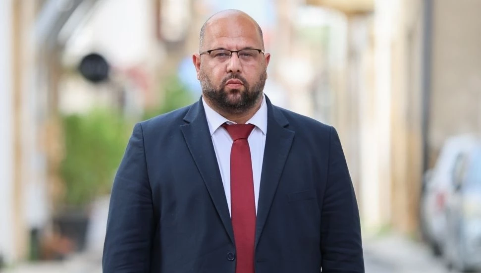 Kişi: “Bu ülke yeniden ayağa kalkacak, bu karanlık dağılacak”