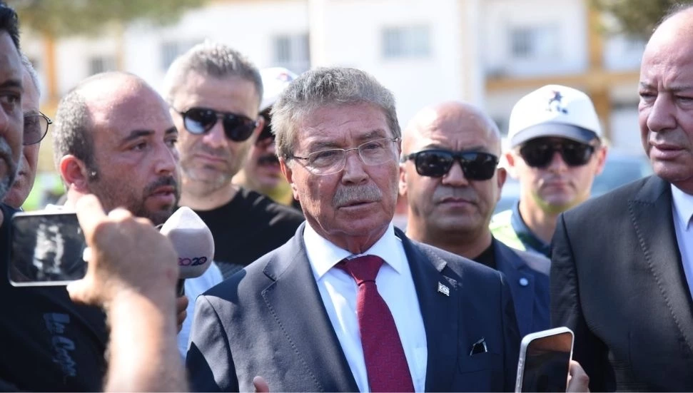 Üstel: Bugün konuşmak, kelimeleri bulmak çok zordu