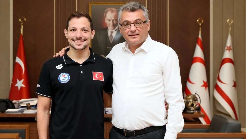 Erhürman, milli yüzücü Doğukan Ulaç ile buluştu