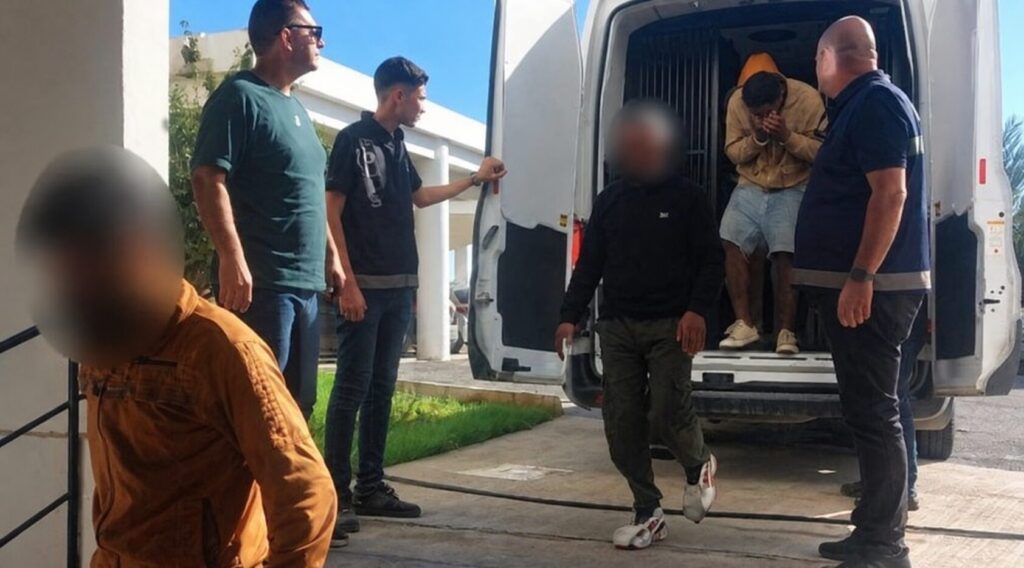 Bafra’da tekneyle kaçak giriş: 22 Suriyeli ve 3 kişi tutuklandı