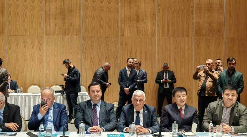 Özçınar, Türk Dünyası Belediyeler Birliği Yönetim Kurulu toplantısına katıldı
