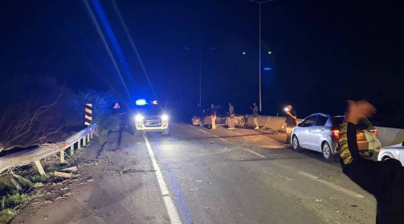 Güzelyurt-Lefkoşa ana yolunda araç bariyerlere çarptı