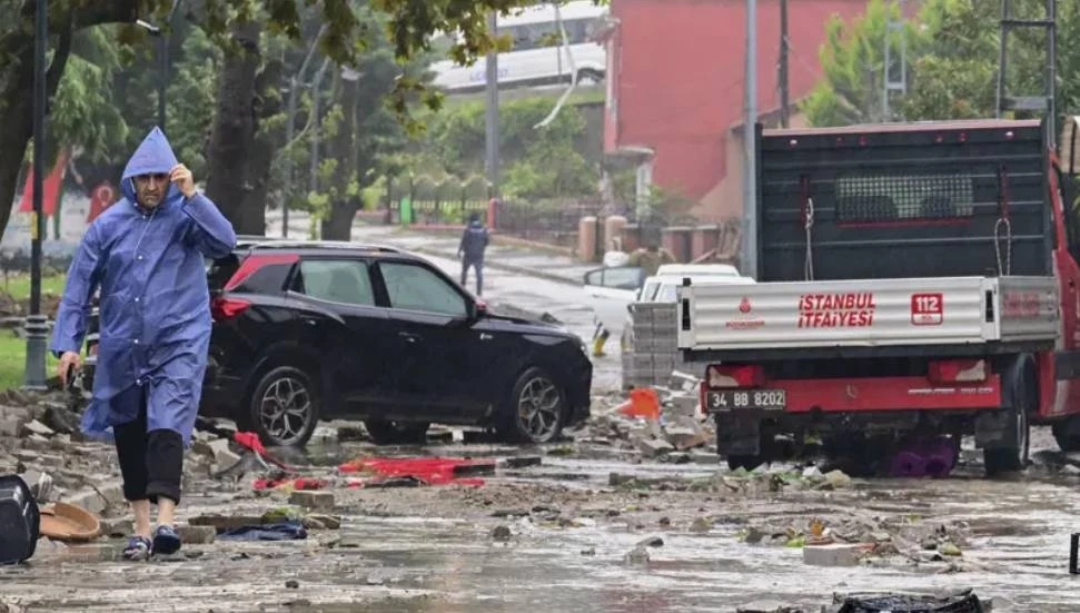 İstanbul ve Kocaeli’deki selde hayatını kaybedenlerin sayısı 8’e yükseldi