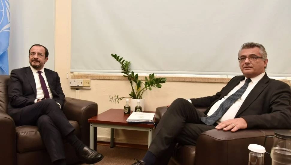 Erhürman ile Hristodulidis’in ara bölgedeki görüşmesi başladı