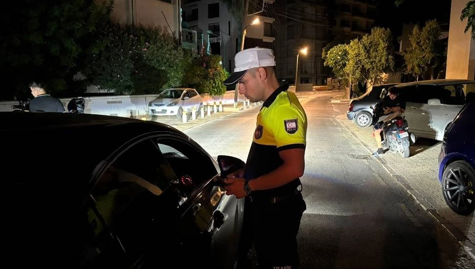 Trafik denetimlerinde 369 sürücüye işlem yapıldı, 20 araç trafikten men edildi
